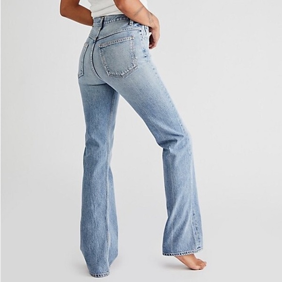 Agolde Vintage High Rise Flare Jeans in Clamour - Picture 1 of 11